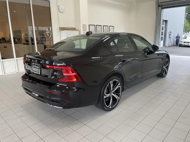 2025 Volvo S60 B5 Plus photo 4