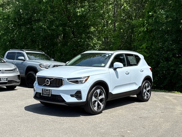 2025 Volvo XC40 B5 Plus Bright AWD's photo