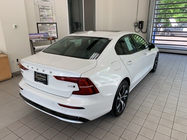 2024 Volvo S60 B5 Core photo 4