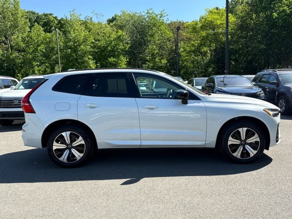 Certified 2024 Volvo XC60 plug-in hybrid T8 Core Dark SUV