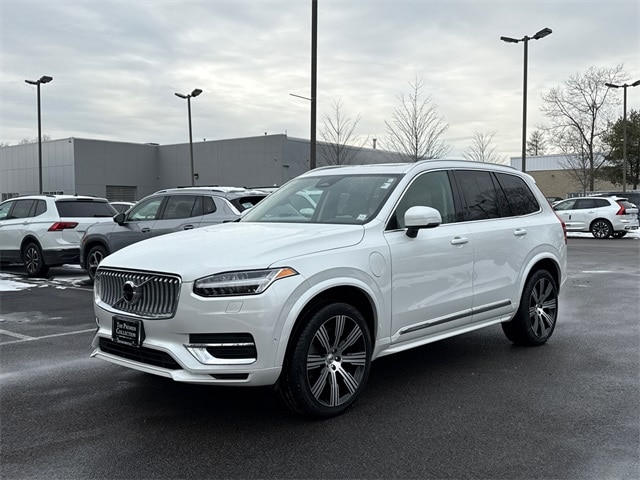 2024 Volvo XC90 Plus's photo