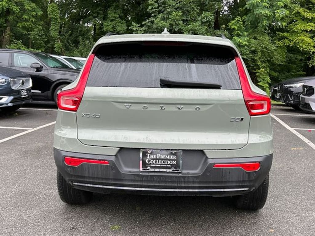 Used 2023 Volvo XC40 B5 AWD Plus Dark SUV