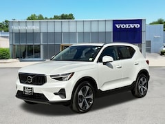2025 Volvo XC40 B5 Plus Bright Theme SUV
