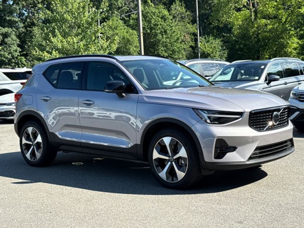 Certified 2026 Volvo XC40 B5 Plus SUV