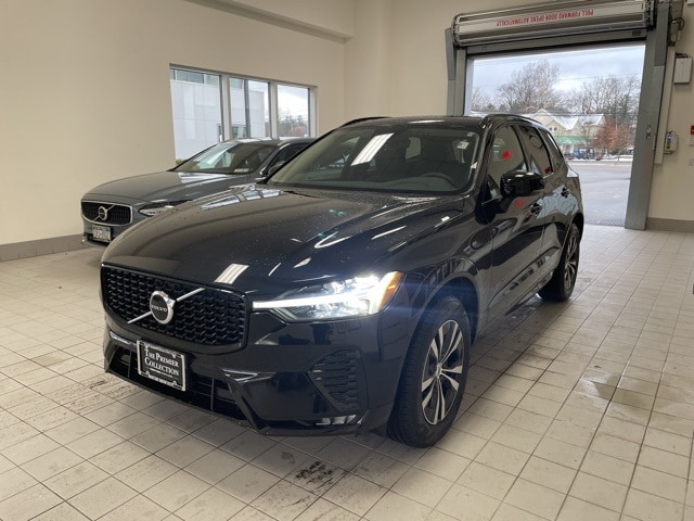 2025 Volvo XC60 Core's photo