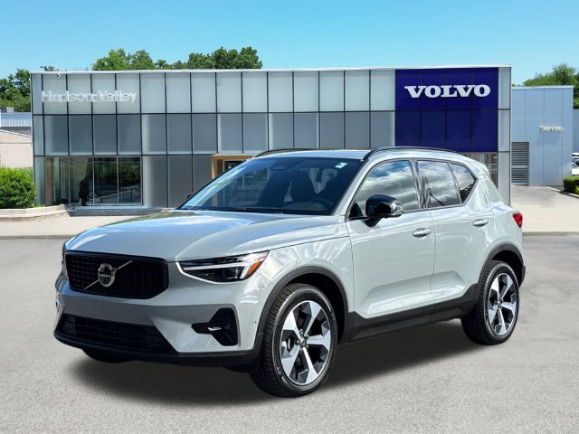 2026 Volvo XC40