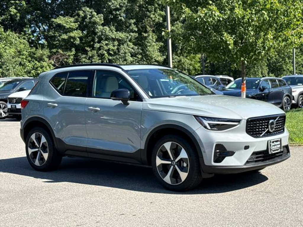 Certified 2026 Volvo XC40 B5 Plus SUV