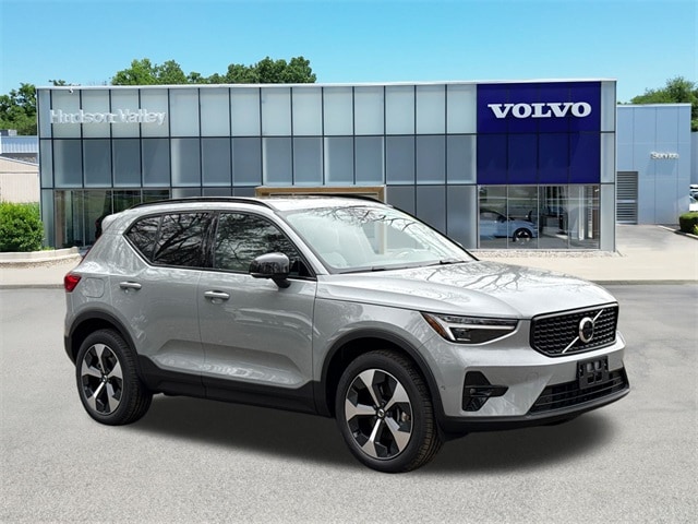 2026 Volvo XC40 Plus's photo