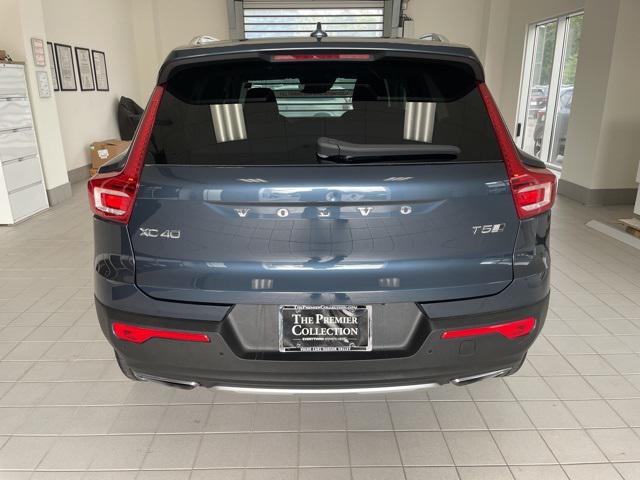 2019 Volvo XC40 T5 Inscription photo 2