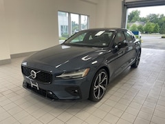 2025 Volvo S60 B5 Core Sedan
