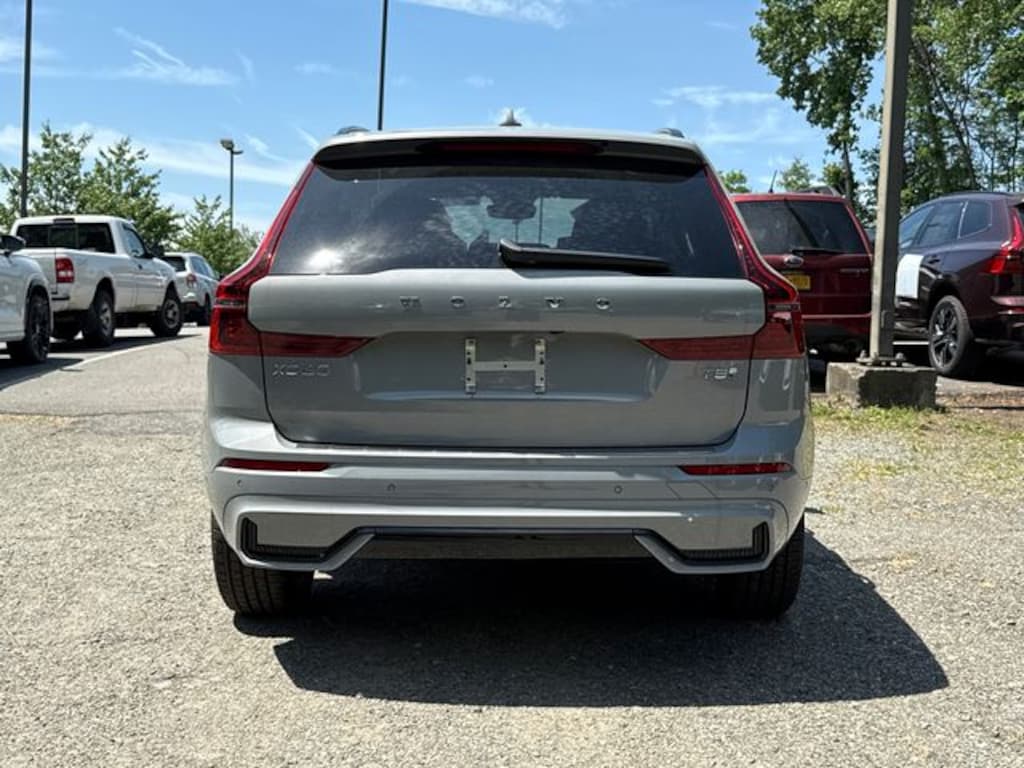 New 2026 Volvo XC60 plug-in hybrid T8 Plus SUV