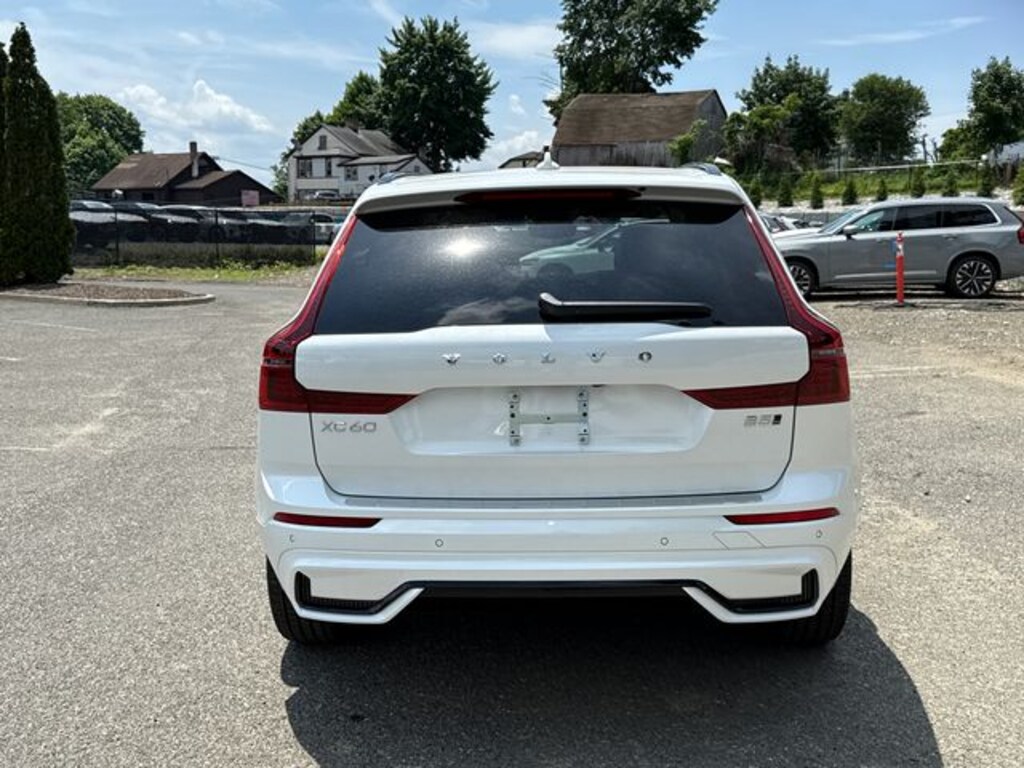 New 2026 Volvo XC60 B5 Plus SUV