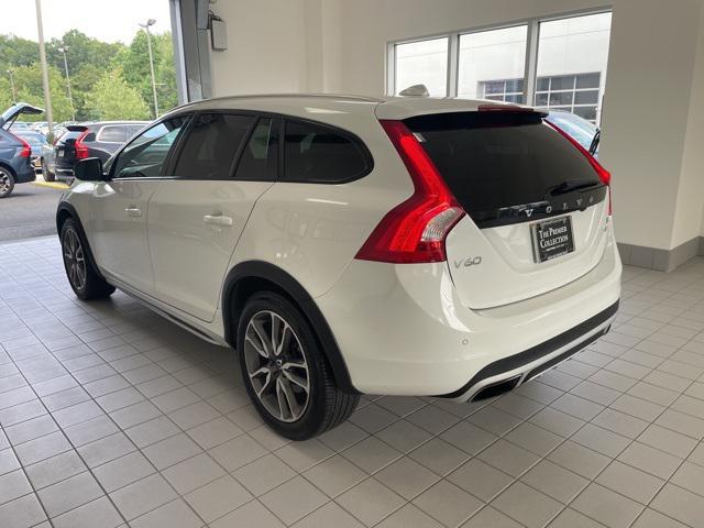 Used 2018 Volvo V60 Base with VIN YV440MWK1J2059627 for sale in Wappingers Falls, NY