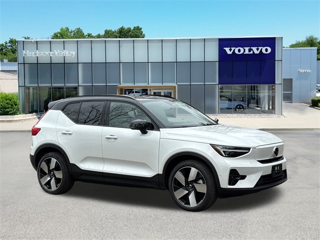 2026 Volvo EX40 Plus's photo