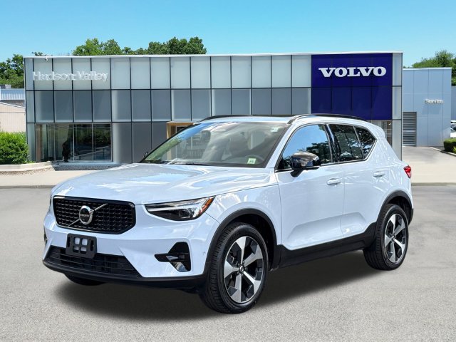 2026 Volvo XC40
