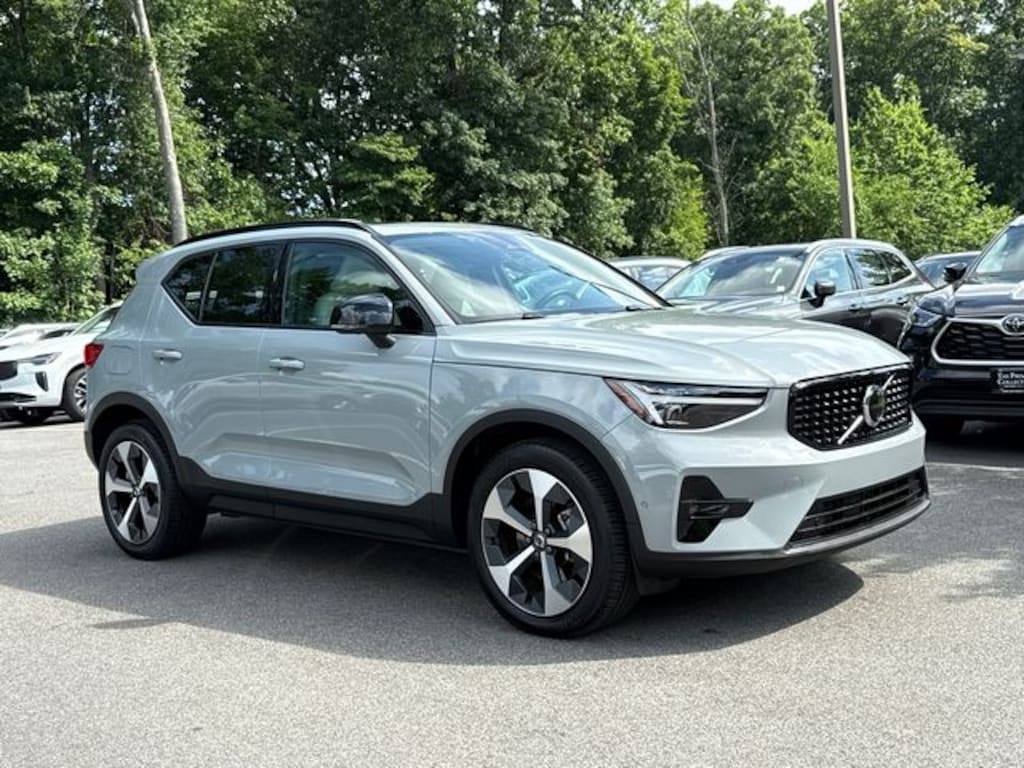 Certified 2026 Volvo XC40 B5 Plus SUV