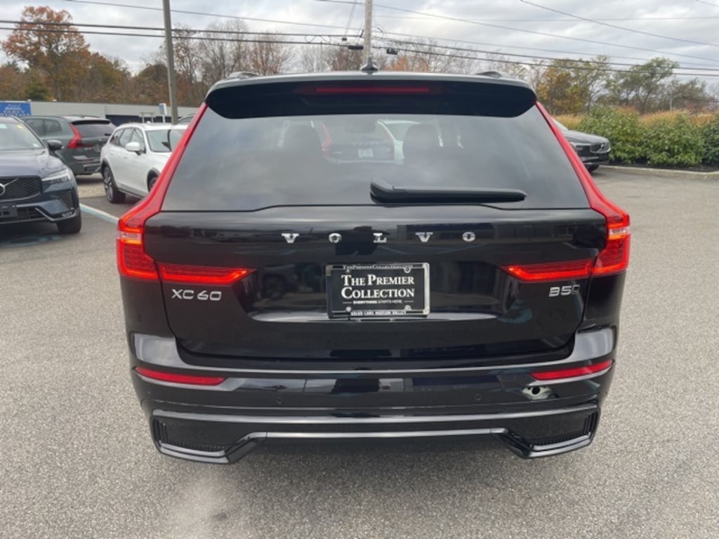 Used 2025 Volvo XC60 B5 Core SUV