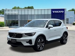 2025 Volvo XC40 B5 Plus Bright Theme SUV
