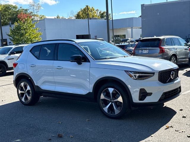 Certified 2026 Volvo XC40 B5 Plus SUV