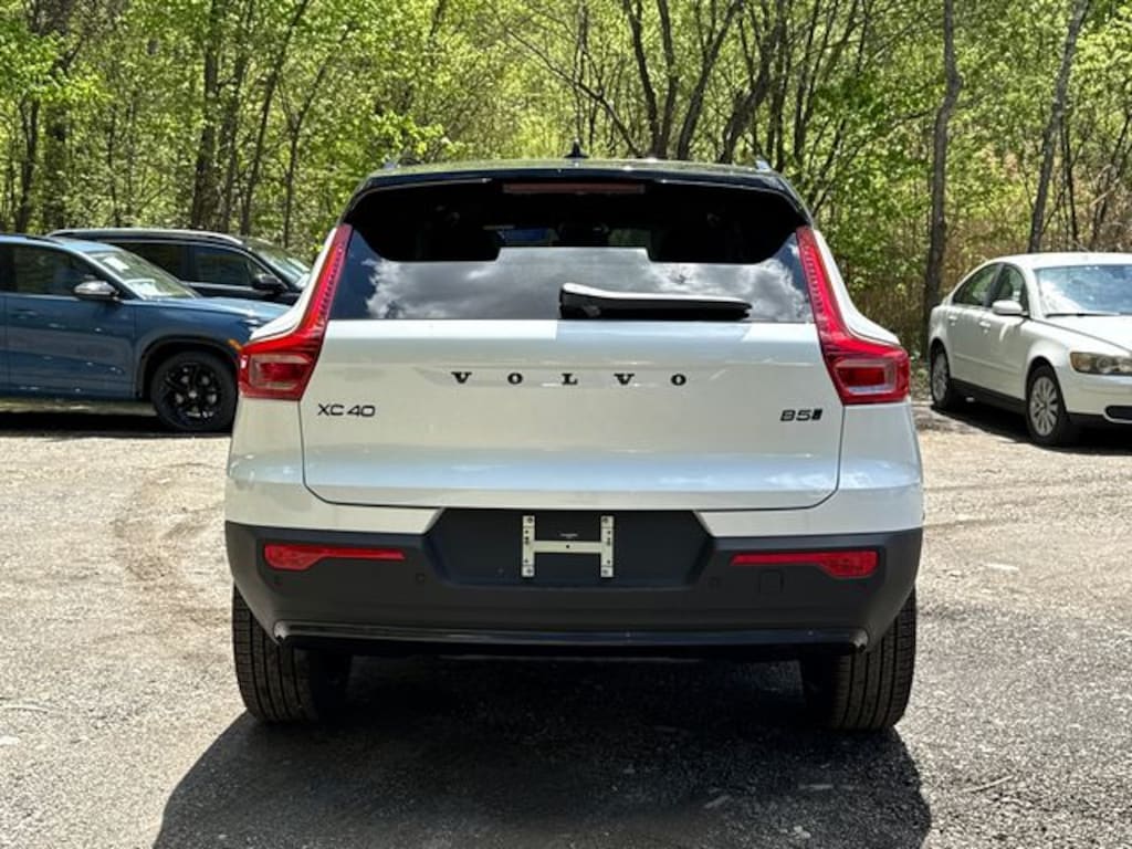 New 2026 Volvo XC40 B5 Ultra Black Edition SUV