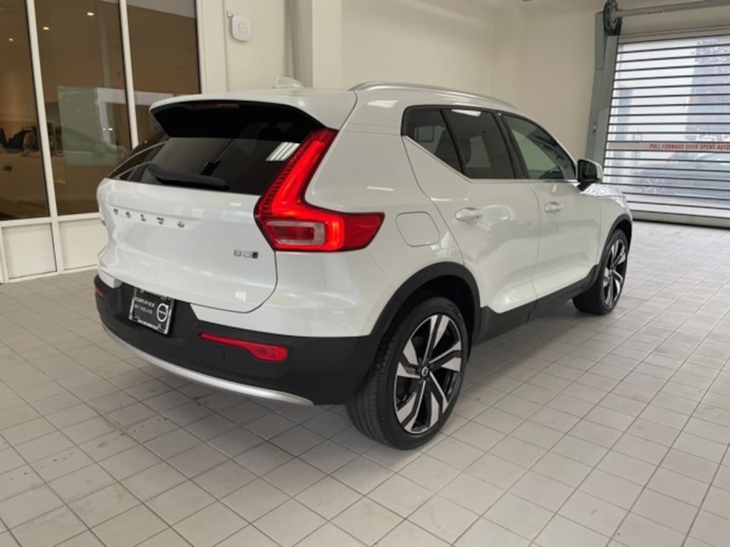 Certified 2025 Volvo XC40 B5 Plus Bright Theme SUV