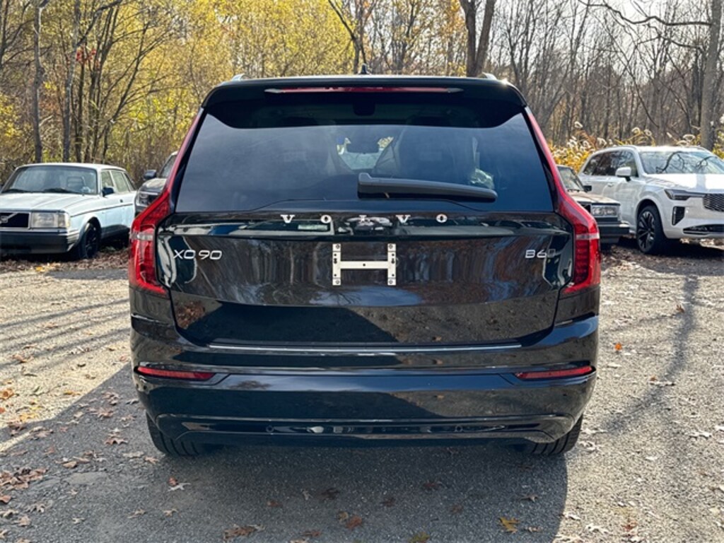 New 2026 Volvo XC90 B6 Ultra Dark Theme 7-Seater SUV