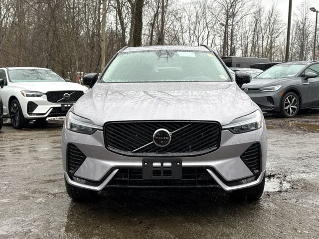 New 2026 Volvo XC60 B5 Plus SUV
