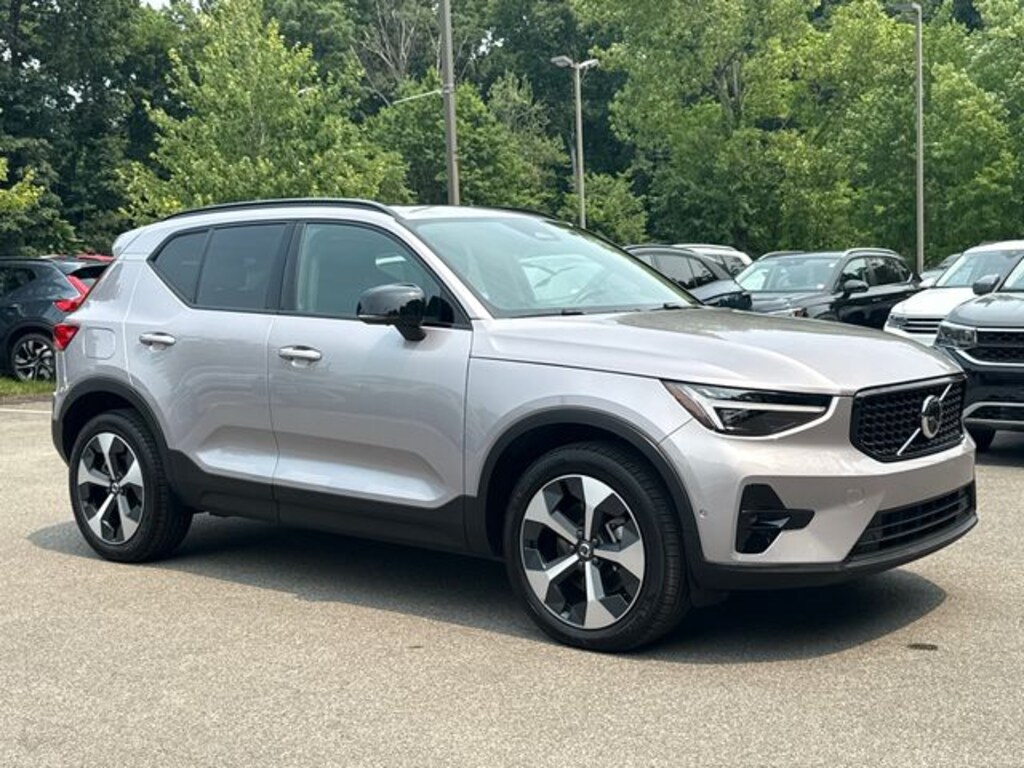 Certified 2026 Volvo XC40 B5 Plus SUV