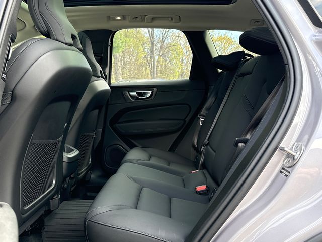 2026 Volvo XC60 Plus - Photo 24