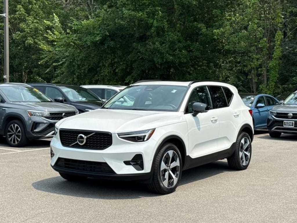 Certified 2026 Volvo XC40 B5 Plus SUV