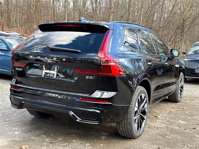 2026 Volvo XC60 B5 Plus photo 2
