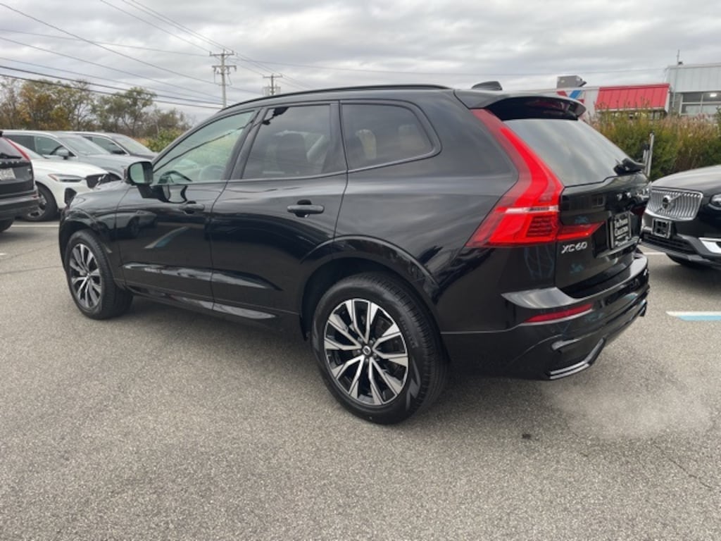 Used 2025 Volvo XC60 B5 Core SUV