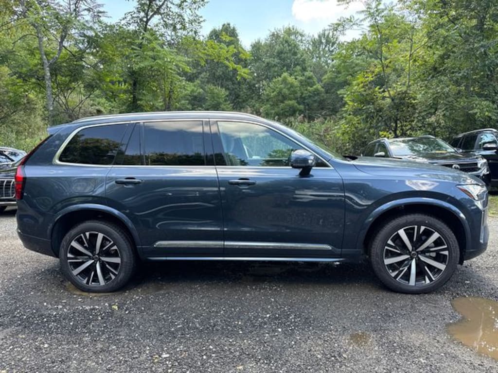 New 2026 Volvo XC90 B5 Core SUV