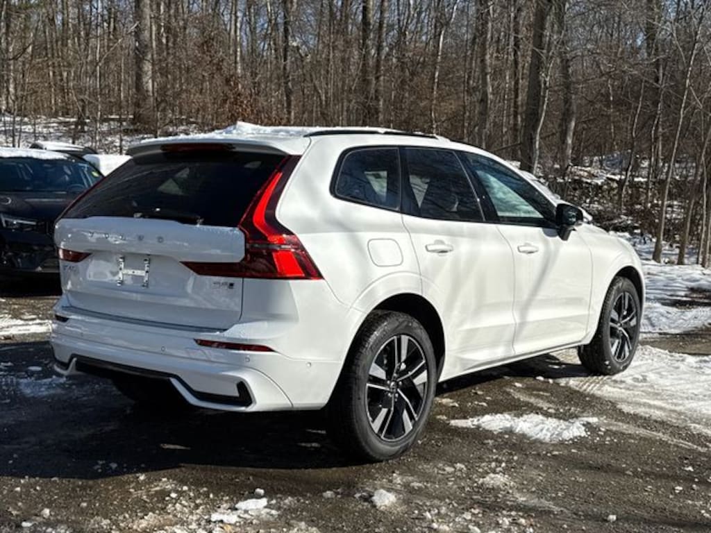 New 2026 Volvo XC60 B5 Plus SUV