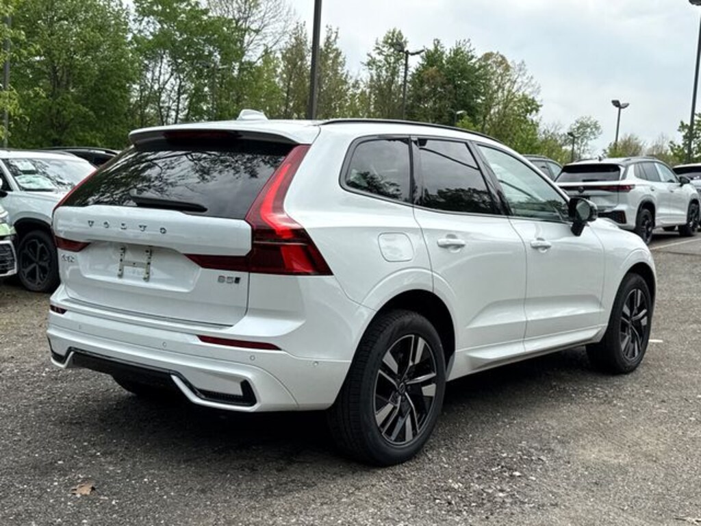 New 2026 Volvo XC60 B5 Plus SUV
