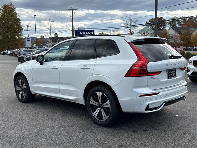 2025 Volvo XC60 Hybrid T8 Core photo 4