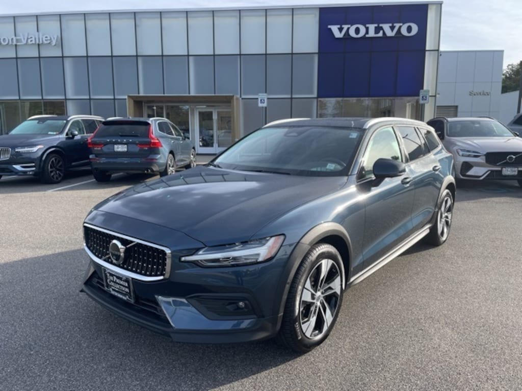 Certified 2024 Volvo V60 Cross Country B5 Plus Wagon