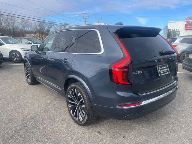 2026 Volvo XC90 Plus Black Edition photo 2