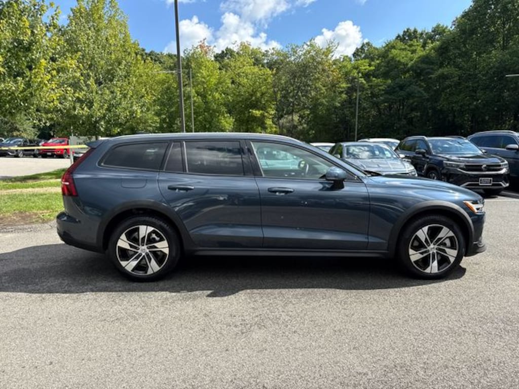 Certified 2025 Volvo V60 Cross Country B5 Plus Wagon