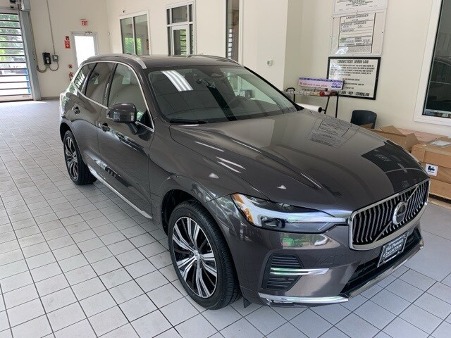 2022 Volvo XC60 B5 Inscription photo 3
