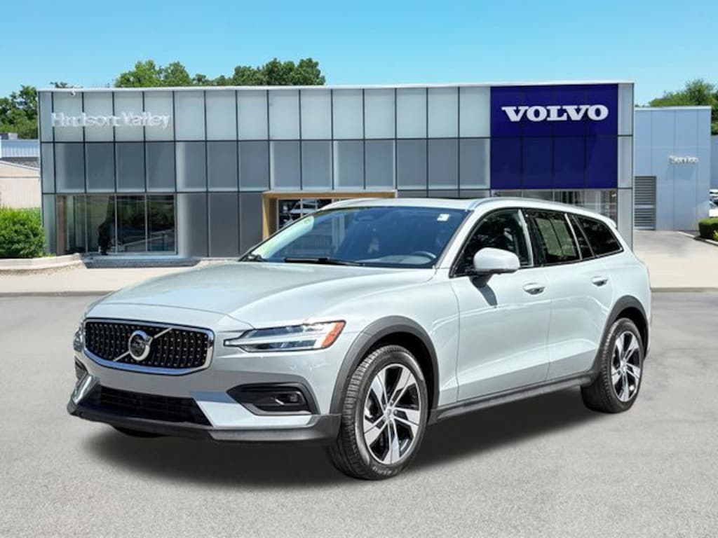 Certified 2025 Volvo V60 Cross Country B5 Plus Wagon