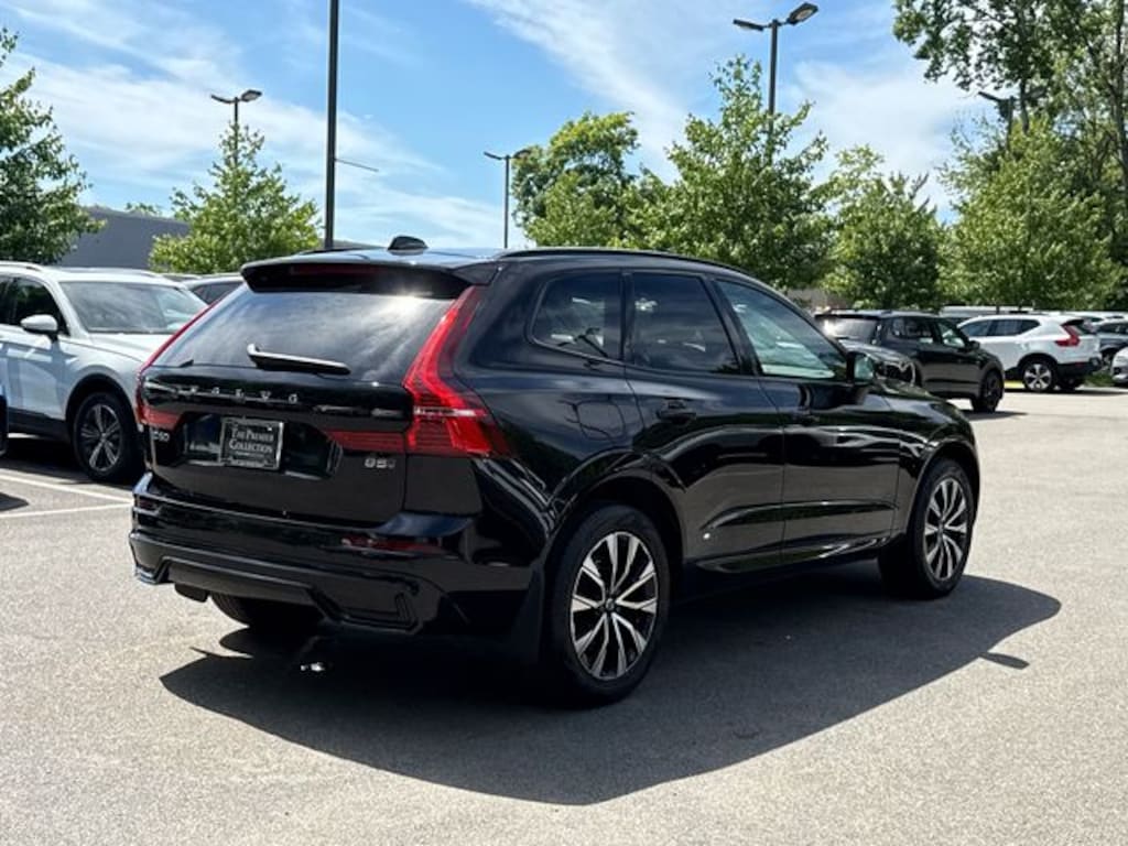 Certified 2025 Volvo XC60 B5 Core SUV