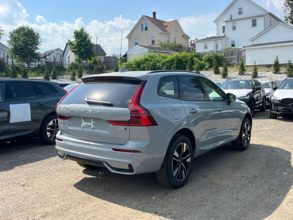 New 2026 Volvo XC60 B5 Plus SUV