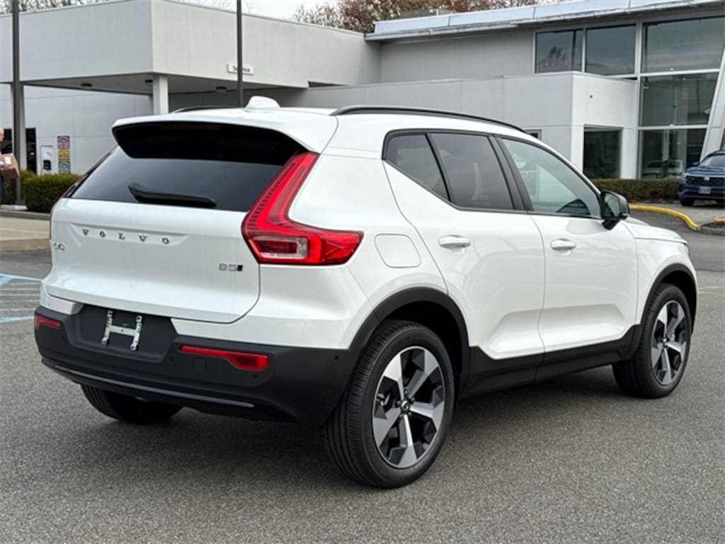 New 2026 Volvo XC40 B5 Plus SUV