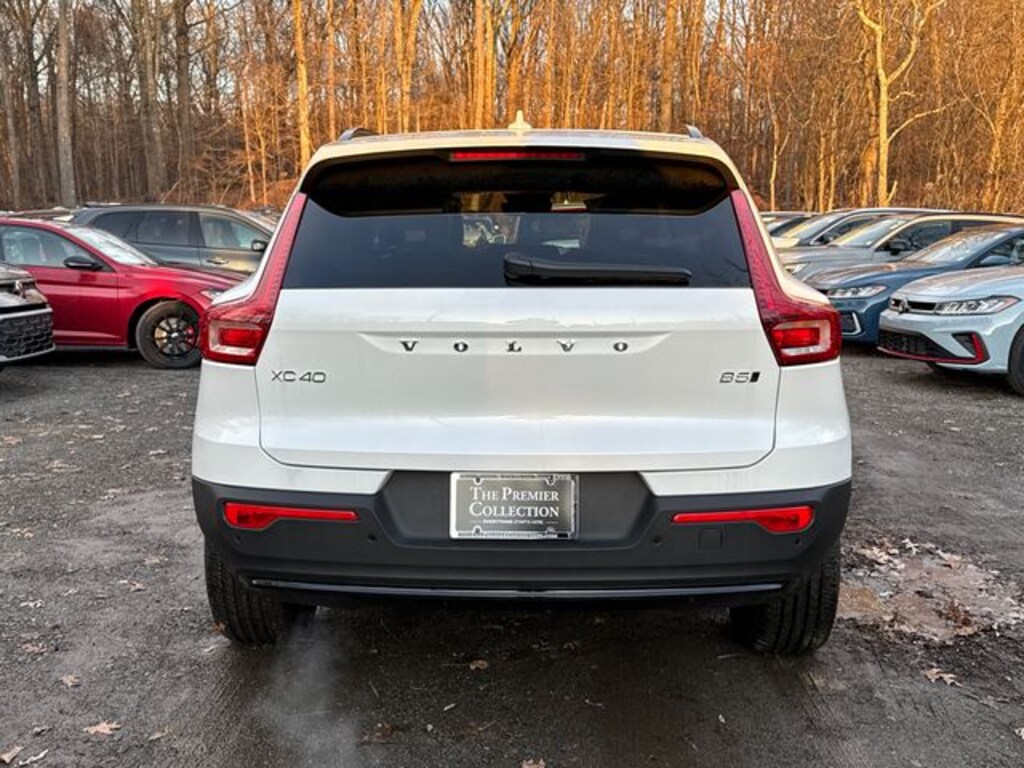 New 2026 Volvo XC40 B5 Plus SUV