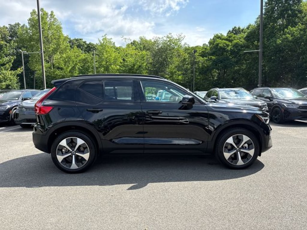Certified 2026 Volvo XC40 B5 Plus SUV