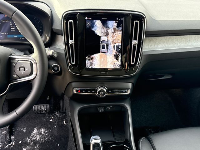 2026 Volvo XC40 Plus - Photo 16