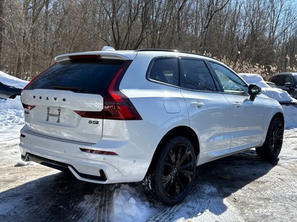 New 2026 Volvo XC60 B5 Ultra Black Edition SUV