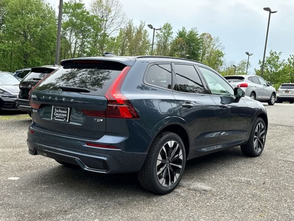 New 2026 Volvo XC60 plug-in hybrid T8 Plus SUV