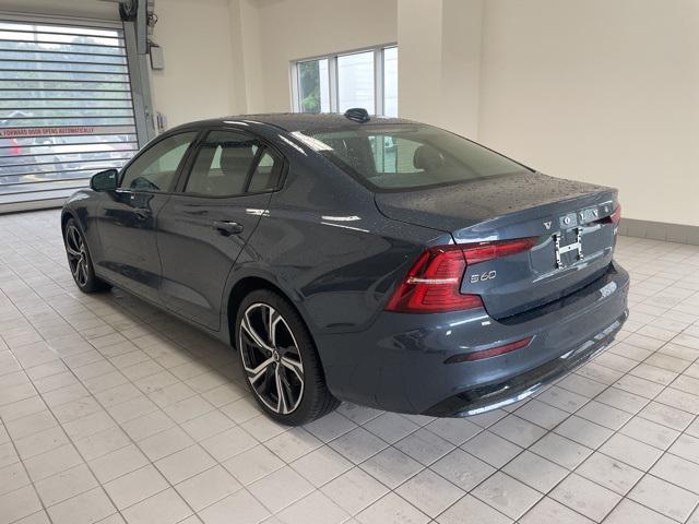 2025 Volvo S60 B5 Core photo 2